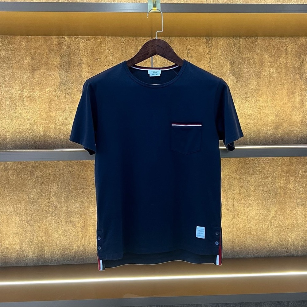 🚩steal Thom Browne Navy Short-Sleeve Pocket Tee with Signature Trim